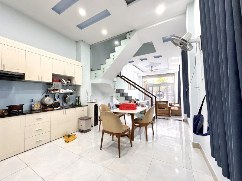 Bán Nhà Đẹp 3 Tầng Khu VIP Linh Đông – Gần Phạm Văn Đồng – Hẻm Xe Hơi –81m2 - Ngang 6m Hiếm Có – - Ảnh chính